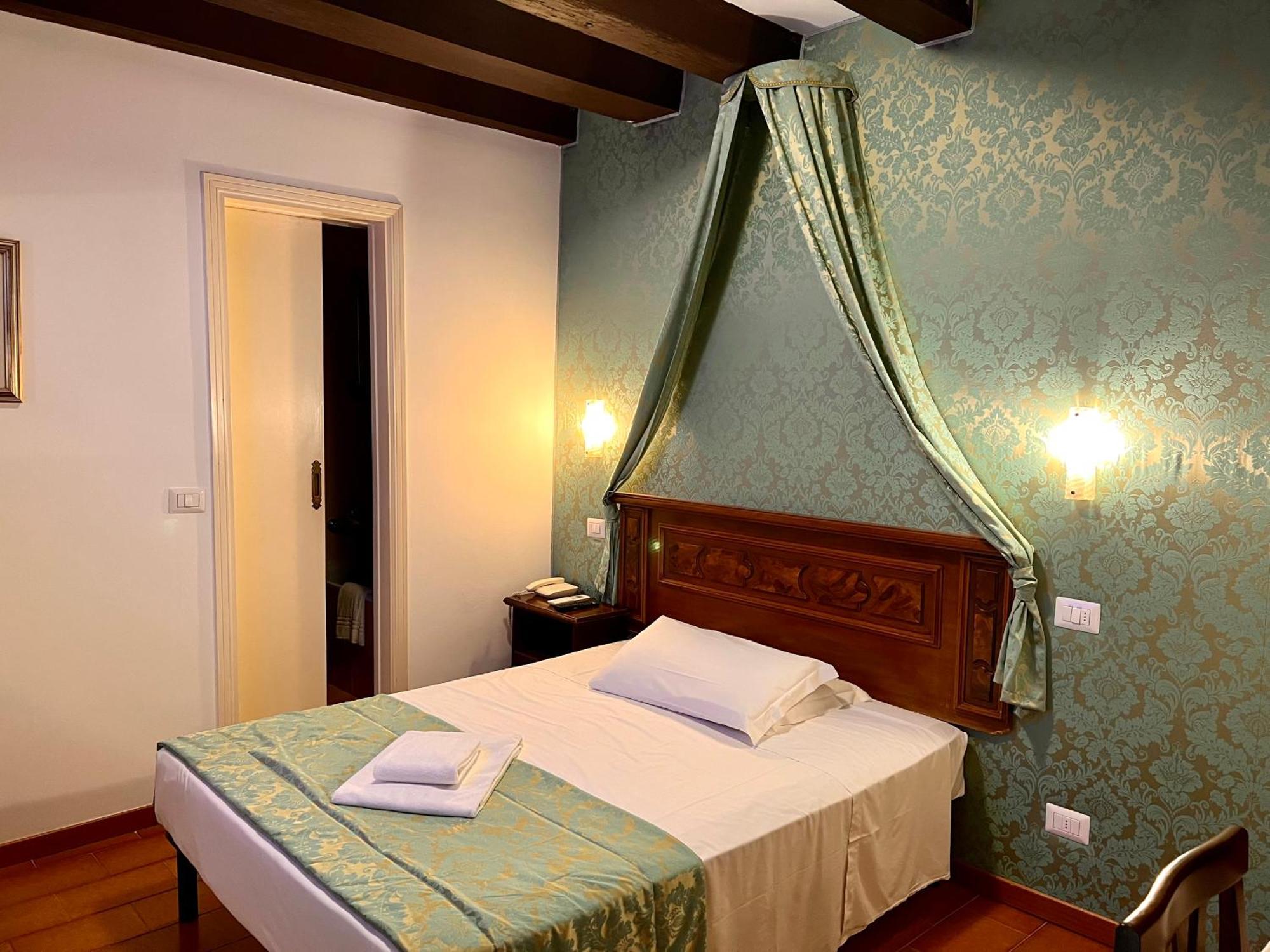 Hotel Canada Venice Exterior photo
